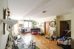 Trosoban stan sa dvorištem na Vračaru, blizu Hrama, 64m2